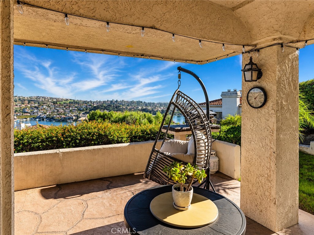 https://media.crmls.org/medias/0b570638-3d42-431a-9c08-f32cdcc21de2.jpg?preset=X-Large