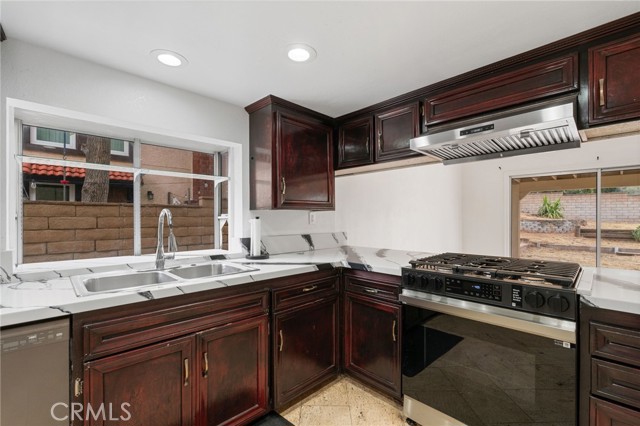 Detail Gallery Image 13 of 47 For 1636 Devore, San Bernardino,  CA 92407 - 3 Beds | 2/1 Baths