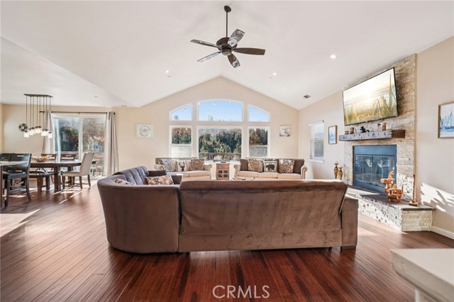 Detail Gallery Image 7 of 56 For 26845 Modoc Ln, Lake Arrowhead,  CA 92352 - 4 Beds | 3/1 Baths