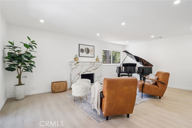 11060 Vanda Way, Shadow Hills CA: https://media.crmls.org/medias/0b57ed9e-9398-415c-8f7e-e789a962f8b5.jpg