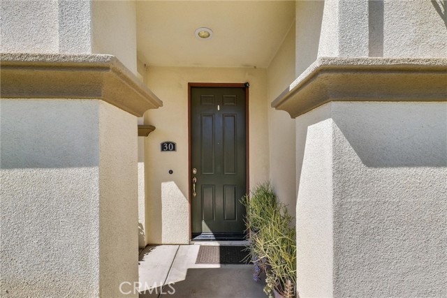 Detail Gallery Image 2 of 34 For 2750 E Oak Hill Dr #30,  Ontario,  CA 91761 - 3 Beds | 2/1 Baths