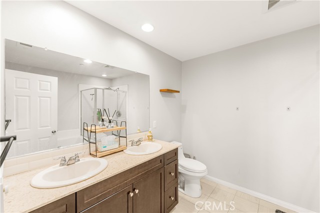 7169 Logsdon Drive, Eastvale CA: https://media.crmls.org/medias/0b583a67-6fc5-4c35-a69b-05f4bb06a74c.jpg