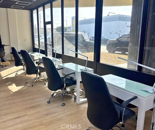 459 W Broadway, Glendale CA: https://media.crmls.org/medias/0b5857f1-1378-435a-aa3e-3cc3ec1fef1a.jpg