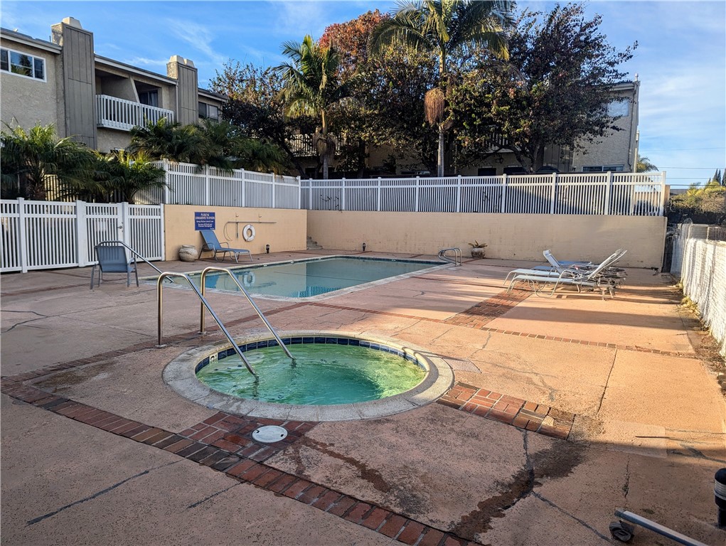 1418 Stanford Avenue, Redondo Beach, California 90278, 2 Bedrooms Bedrooms, ,1 BathroomBathrooms,Residential,For Sale,Stanford,SB25003664