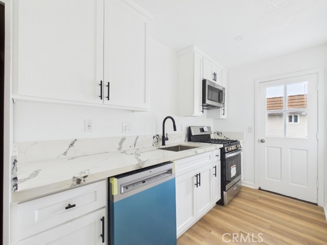 Detail Gallery Image 2 of 15 For 16951 Hoskins #2-6,  Huntington Beach,  CA 92649 - 1 Beds | 1 Baths