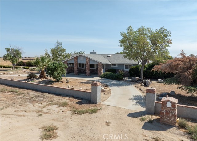 Detail Gallery Image 5 of 42 For 44954 46th St, Lancaster,  CA 93535 - 3 Beds | 3 Baths