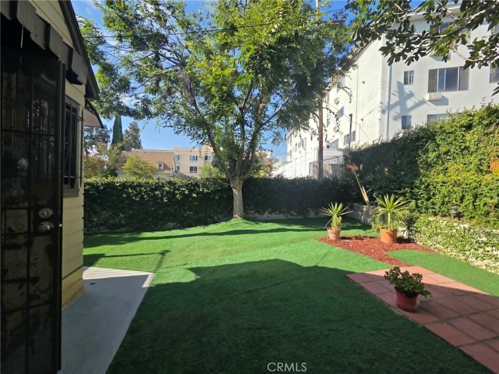 https://media.crmls.org/medias/0b59c81a-d0ca-42f5-b5e6-ee07b30c5553.jpg?preset=X-Large