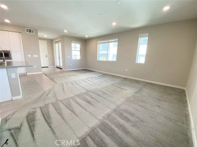 Detail Gallery Image 4 of 6 For 199 Bowery, Irvine,  CA 92612 - 2 Beds | 2 Baths