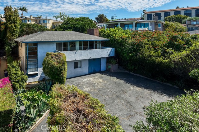 649 Gould Terrace, Hermosa Beach, California 90254, 4 Bedrooms Bedrooms, ,3 BathroomsBathrooms,Residential,For Sale,Gould,SB26071143