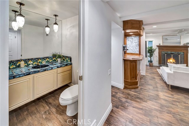 23216 Park Esperanza, Calabasas CA: https://media.crmls.org/medias/0b5acf62-7b13-4f57-9480-16f9e08e31af.jpg