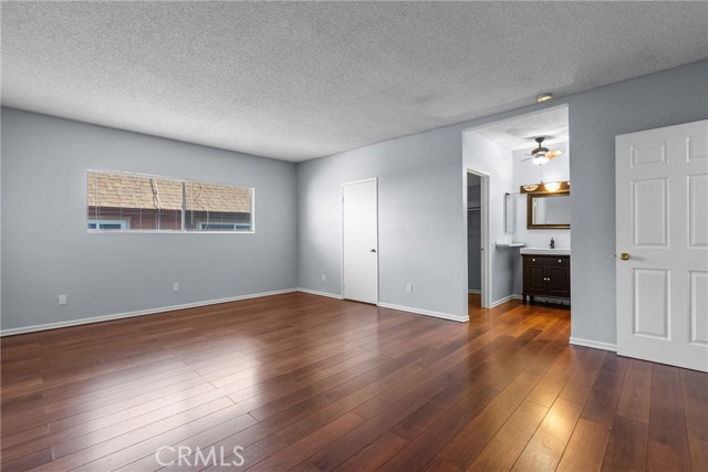 14265 Terra Bella St, Panorama City CA: https://media.crmls.org/medias/0b5b3524-b068-47f4-b545-1a4a85cce460.jpg
