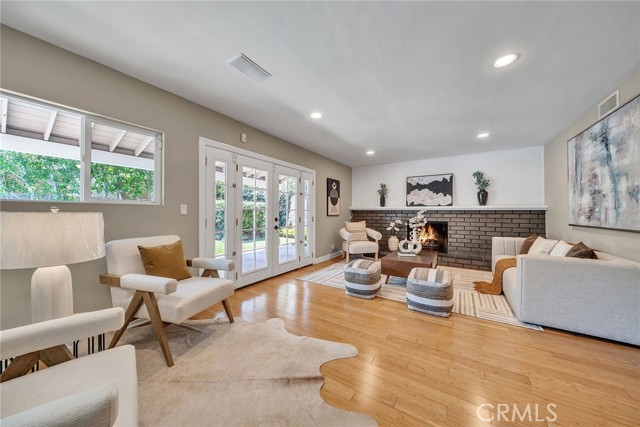 651 N Sunnyslope Avenue, Pasadena CA: https://media.crmls.org/medias/0b5b375d-650b-4b60-afcb-37f929ad55bd.jpg