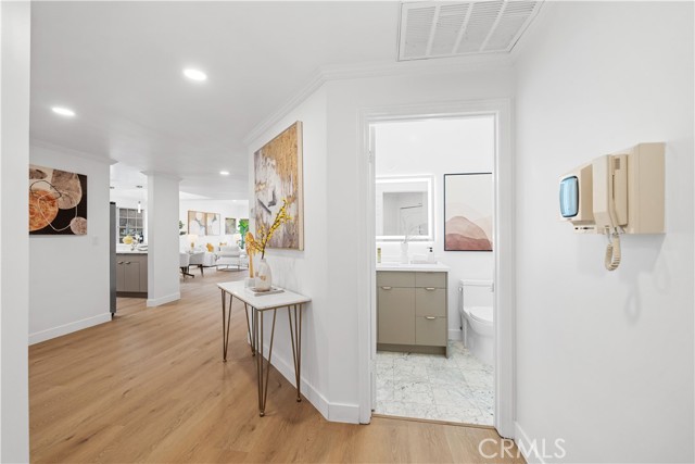 Detail Gallery Image 16 of 53 For 10475 Ashton Avenue Ave #301,  Los Angeles,  CA 90024 - 2 Beds | 3 Baths