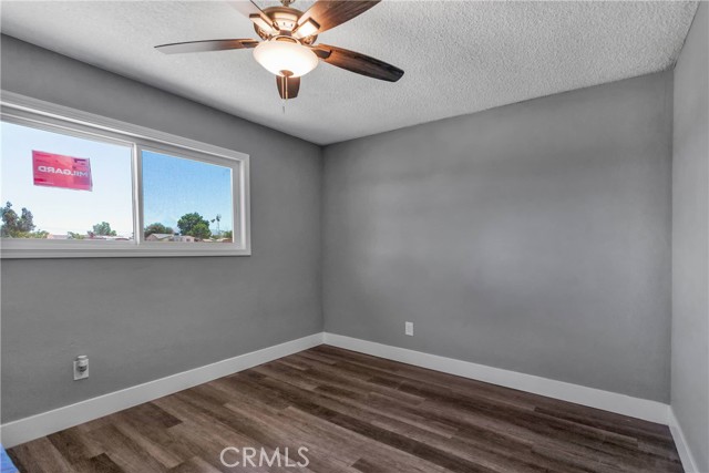 Detail Gallery Image 34 of 43 For 11905 Calcite Ave, Hesperia,  CA 92345 - 3 Beds | 2 Baths