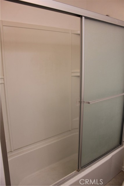 Detail Gallery Image 7 of 18 For 7304 Corbin Ave #F,  Reseda,  CA 91335 - 1 Beds | 1 Baths