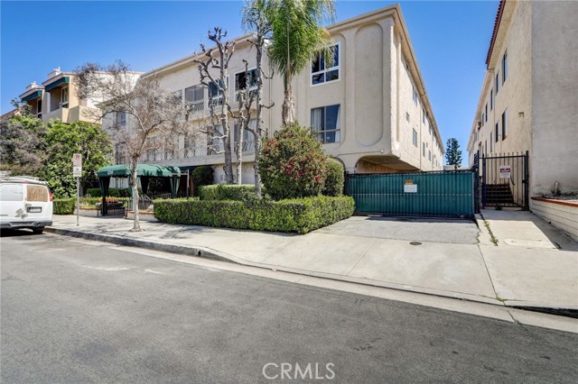Detail Gallery Image 1 of 36 For 5250 Zelzah Ave 7a,  Encino,  CA 91316 - 1 Beds | 1 Baths