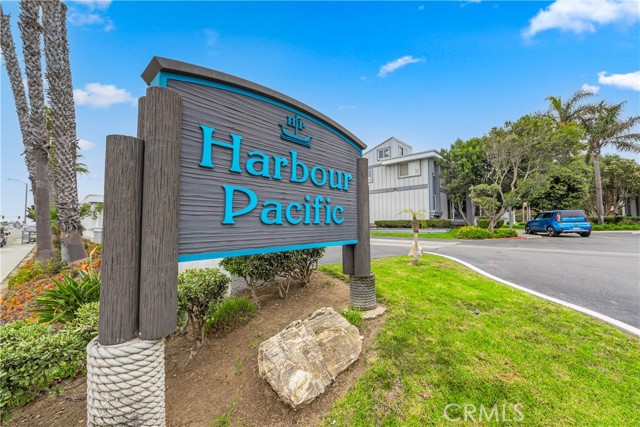 Detail Gallery Image 1 of 1 For 17062 Pacific Coast #101,  Huntington Beach,  CA 92649 - 1 Beds | 1 Baths