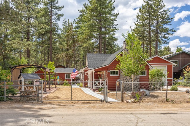 Detail Gallery Image 36 of 41 For 1009 Myrtle Ave, Big Bear City,  CA 92314 - 3 Beds | 3 Baths