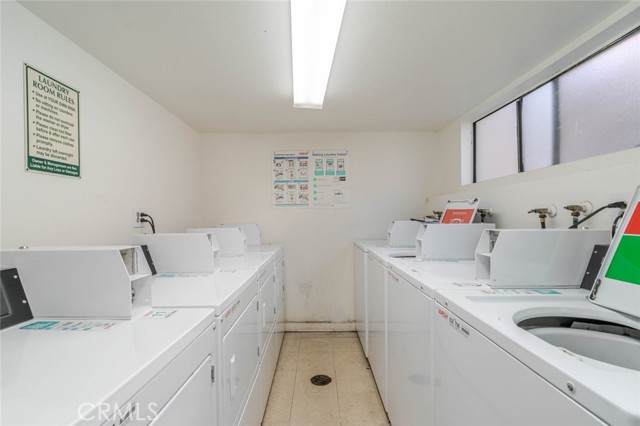 Detail Gallery Image 18 of 22 For 17900 Sherman Way #320,  Reseda,  CA 91335 - 1 Beds | 1 Baths