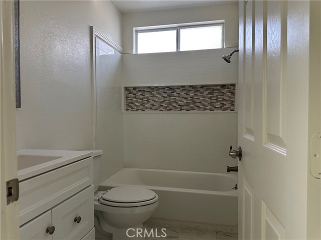 Detail Gallery Image 14 of 17 For 17175 Micallef St, Fontana,  CA 92336 - 3 Beds | 2 Baths
