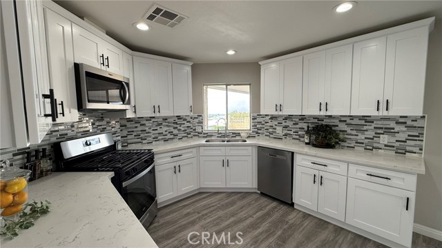 10079 Chisholm Trail, Cherry Valley CA: https://media.crmls.org/medias/0b626122-4887-427d-9048-977e5922aceb.jpg