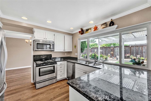 14661 Danborough Road, Tustin CA: https://media.crmls.org/medias/0b627ad7-fae3-47f0-b7a0-6741d2e64a81.jpg