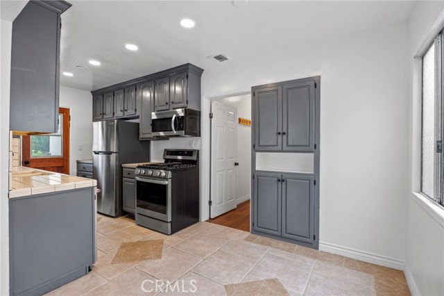 5183 Inglewood Boulevard, Culver City CA: https://media.crmls.org/medias/0b628fb3-f620-4ab1-b5b3-184896b2df02.jpg