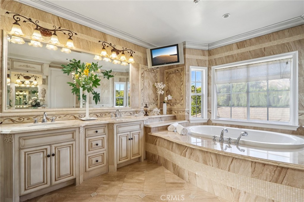 MLS #WS25261103 image #44