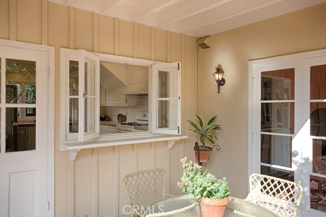 Detail Gallery Image 5 of 17 For 61 Beacon Bay, Newport Beach,  CA 92660 - 4 Beds | 2 Baths