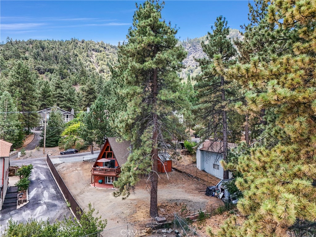https://media.crmls.org/medias/0b6315ed-b8ec-438d-bf57-310eab459469.jpg?preset=X-Large
