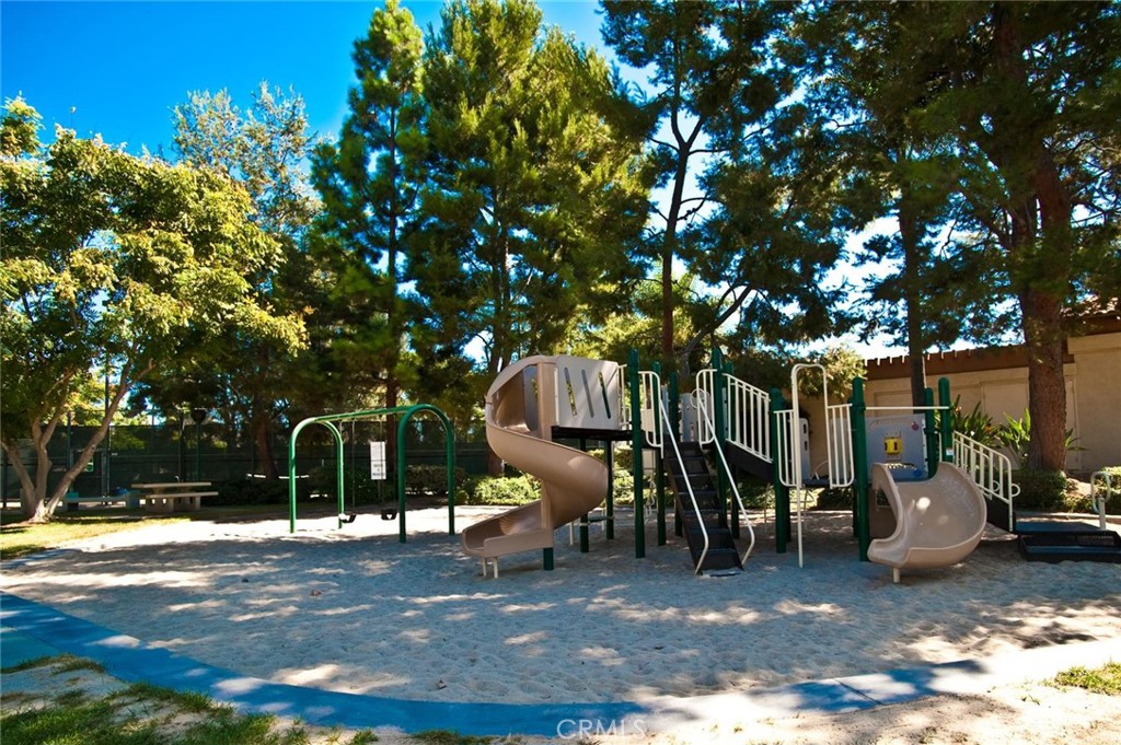 https://media.crmls.org/medias/0b631b91-8719-41be-a598-4508e058aa14.jpg?preset=X-Large