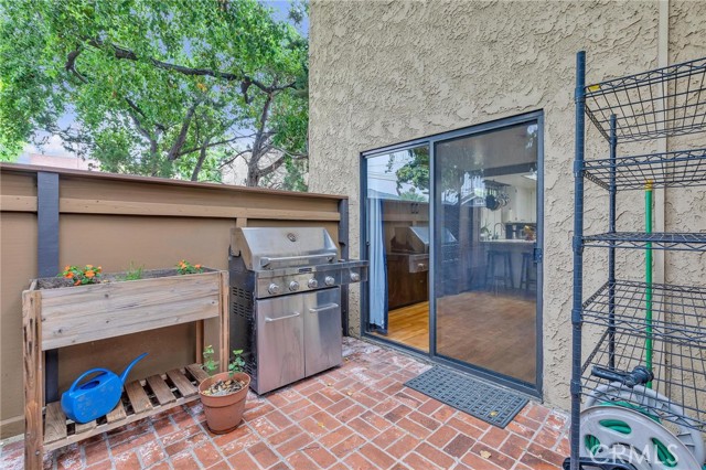 Detail Gallery Image 12 of 52 For 267 Linwood Ave #D,  Monrovia,  CA 91016 - 2 Beds | 2/1 Baths