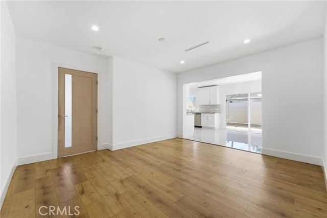 Detail Gallery Image 6 of 57 For 6015 Laurelgrove, North Hollywood,  CA 91606 - 5 Beds | 5 Baths