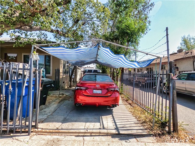 6944 Radford Avenue, North Hollywood CA: https://media.crmls.org/medias/0b64166d-50fc-4885-8dd4-9f10bfabec72.jpg