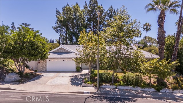 Detail Gallery Image 2 of 41 For 12142 Gerald Ave, Granada Hills,  CA 91344 - 4 Beds | 3 Baths