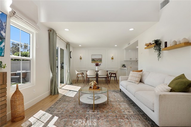 Detail Gallery Image 3 of 21 For 2332 Aspen St, Tustin,  CA 92782 - 3 Beds | 2/1 Baths