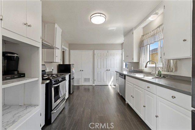 Detail Gallery Image 10 of 28 For 2407 W 7th St, San Bernardino,  CA 92410 - 3 Beds | 2 Baths