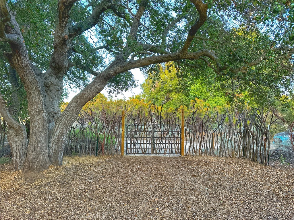 https://media.crmls.org/medias/0b67075a-3f73-4128-9cc0-99283b99f880.jpg?preset=X-Large