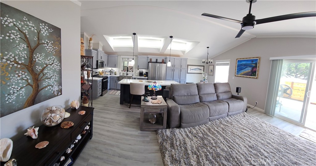 350 El Camino Real - photo 2