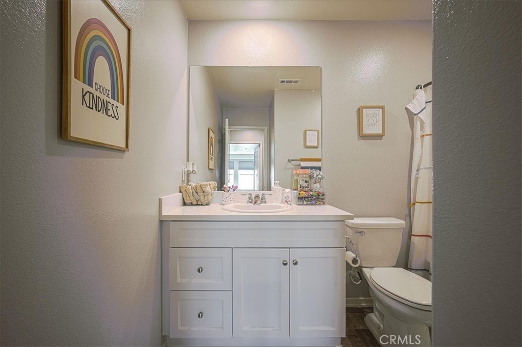 https://media.crmls.org/medias/0b68cdda-edff-464d-9650-afcc779965a2.jpg?preset=X-Large
