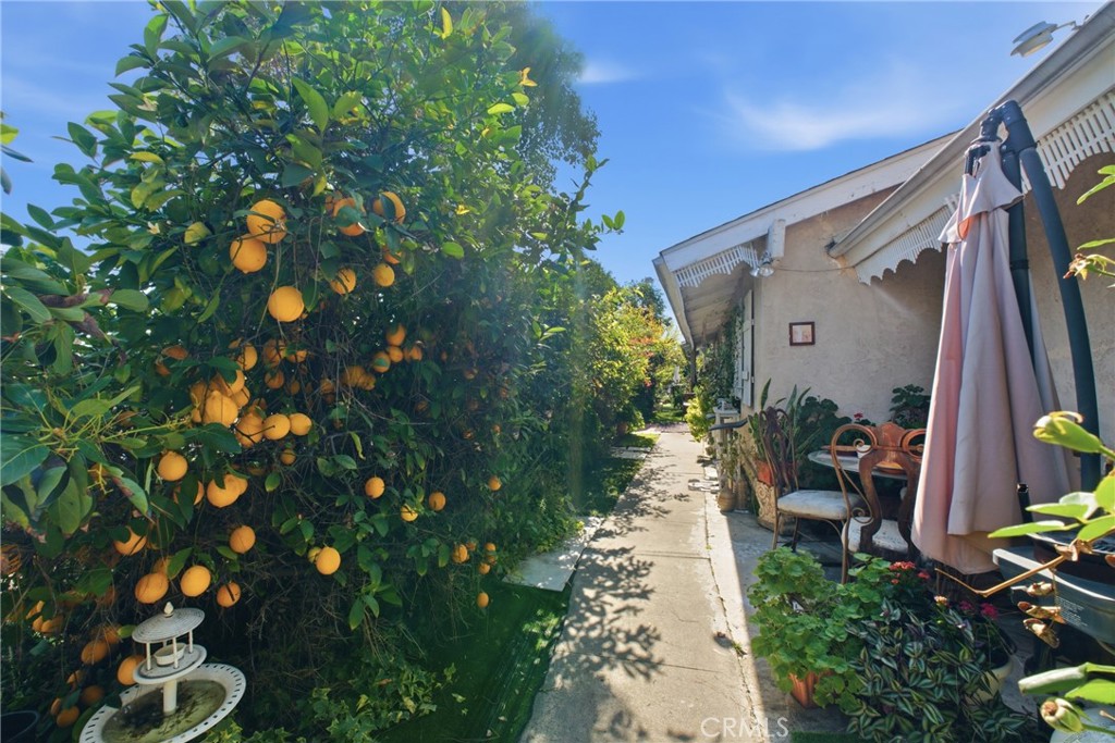 https://media.crmls.org/medias/0b6919d7-f634-4498-9e10-b52710471f10.jpg?preset=X-Large