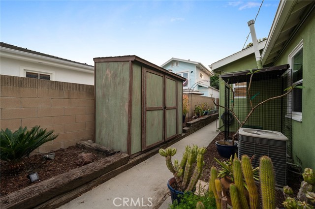 1861 Britton Drive, Long Beach, California 90815, 3 Bedrooms Bedrooms, ,2 BathroomsBathrooms,Single Family Residence,For Sale,Britton,PW24114961