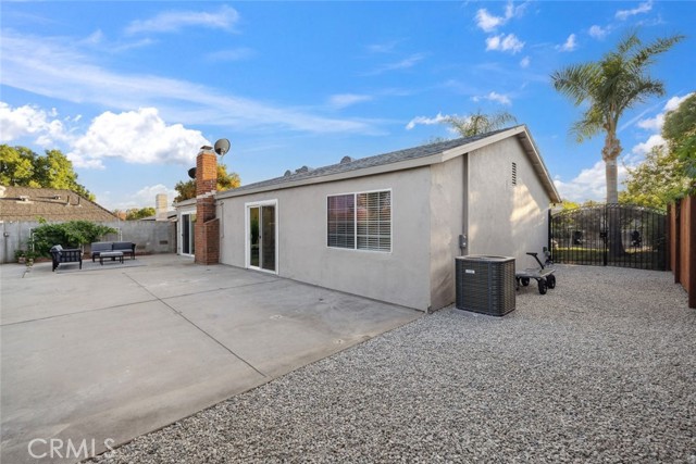 12750 Rajah Street, Sylmar CA: https://media.crmls.org/medias/0b6989fb-4c3a-472c-9a22-b3e77e92d034.jpg