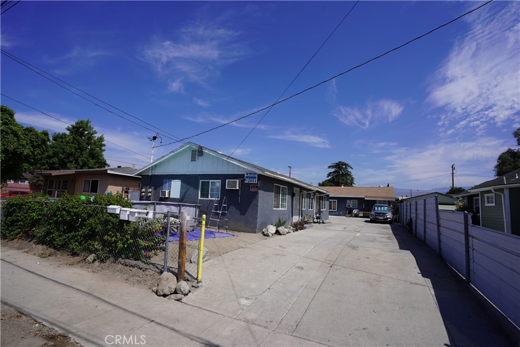 1342 Oak Street