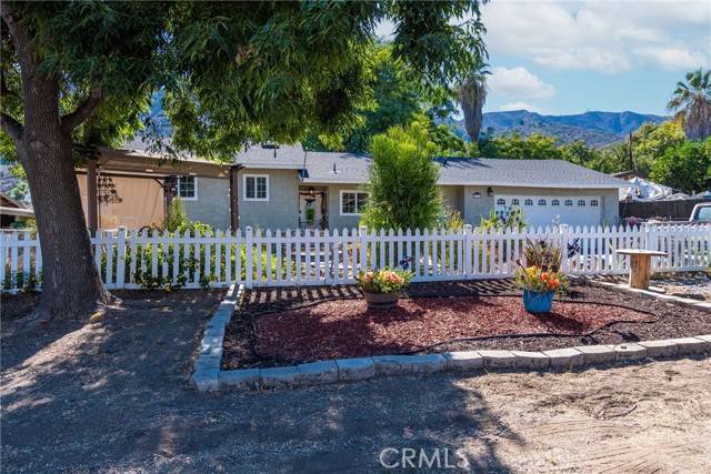 Detail Gallery Image 2 of 33 For 15125 Grand Ave, Lake Elsinore,  CA 92530 - 3 Beds | 2 Baths