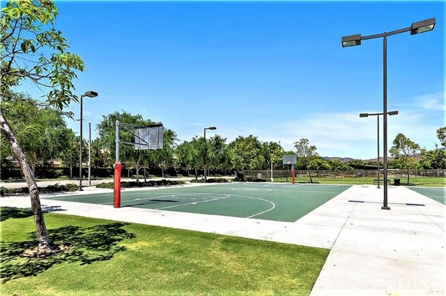 176 Overbrook, Irvine CA: https://media.crmls.org/medias/0b6aaf97-dfa5-43da-978f-7e7aa11ec0d0.jpg