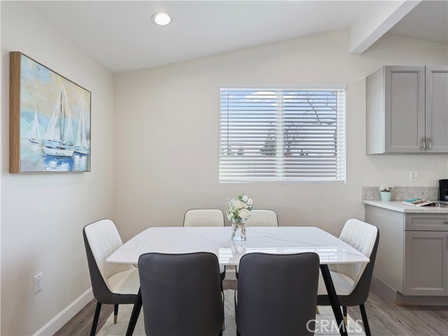 Detail Gallery Image 12 of 33 For 15803 Chatsworth St, Granada Hills,  CA 91344 - 3 Beds | 2 Baths