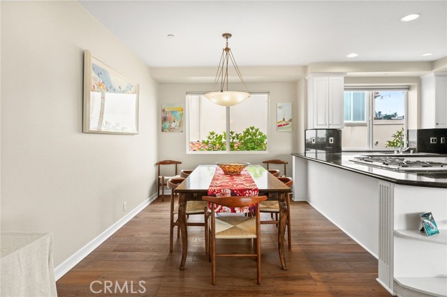 710 11th Street, Hermosa Beach CA: https://media.crmls.org/medias/0b6b5288-51bf-49f8-af87-2736efdac4c8.jpg