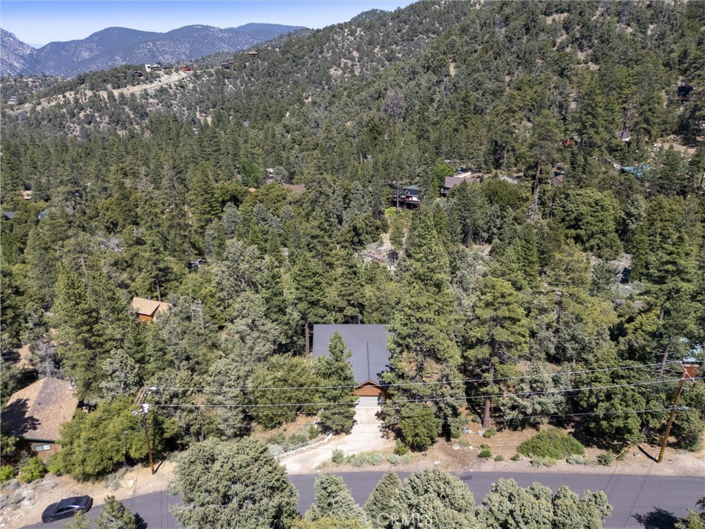 https://media.crmls.org/medias/0b6bf513-57fe-4d41-9c51-474a5eb6873f.jpg?preset=X-Large
