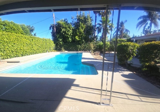 Detail Gallery Image 14 of 18 For 8450 Limerick Ave, Winnetka,  CA 91306 - 4 Beds | 2 Baths